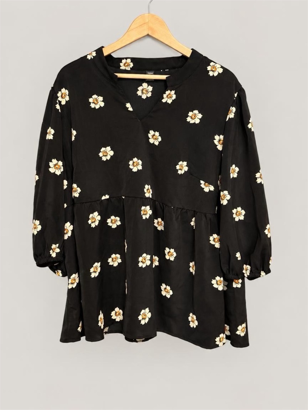 SHEIN Black Floral Peplum Top with White & Yellow Flowers - 4XL